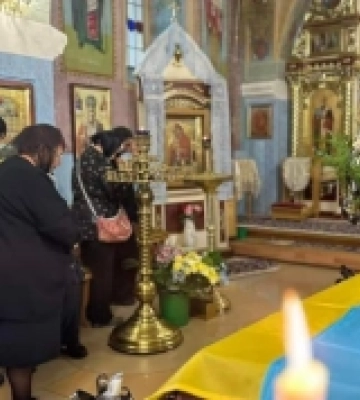 Свалява провела в останню дорогу загиблого на війні захисника Степана Шимка. ФОТО