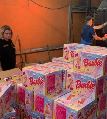 Київські митники спалили понад 11 тис. ляльок Barbie 