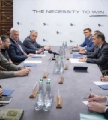 Мало не дійшло до сварки. Польська делегація була «здивована» стилем спілкування Зеленського під час зустрічі із Сікорським —&amp;hellip;