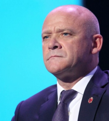 Мер Одеси Геннадій Труханов оформив паспорт РФ та банківську картку у лютому 2022 року: фото документів