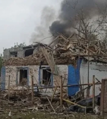 Окупанти обстріляли Запоріжжя: 2 загиблих, 5 поранених, люди під завалами