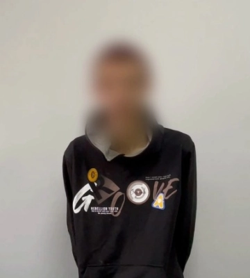 19-річний юнак і його 17-річний спільник підпалили поліцейську машину за замовленням