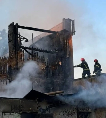 Один із найстаріших кінотеатрів Львова згорів дощенту. Попередня версія – підпал