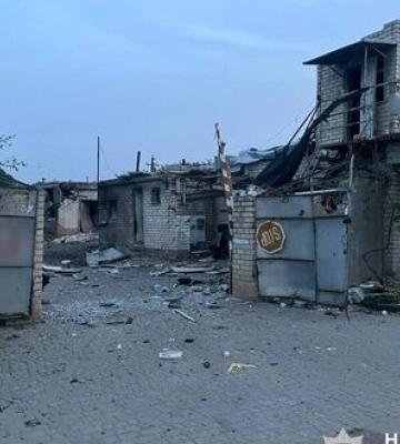 Один загиблий та четверо поранених. Російська армія обстріляла 16 населених пунктів Херсонщини