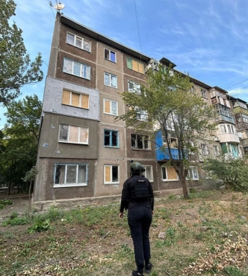 Российские оккупанты за сутки 17 раз атаковали Донетчину, повреждены дома и админздания