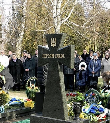 У Миколаєві планують витратити ще ₴4,5 мільйона на встановлення 160 ідентичних памʼятників на могилах полеглих захисників
