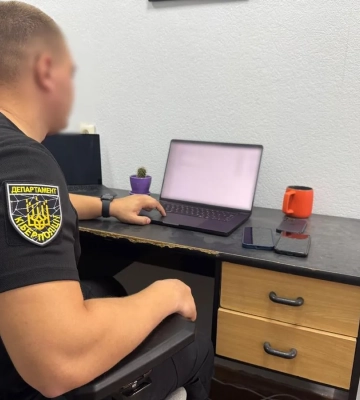 На Днепропетровщине задержан хакер, который продавал базы данных тысяч пользователей