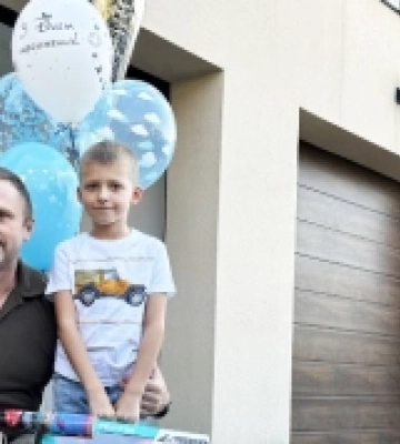 У Рівному поліцейські привітали із Днем народження сина загиблого на війні вибухотехніка