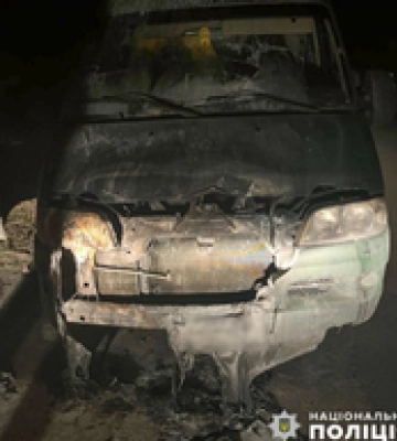 На Полтавщині неповнолітні дівчата підпалювали автівки ЗСУ