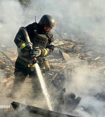 Авіаудар по Харкову: один із поранених рятувальників перебуває у тяжкому стані