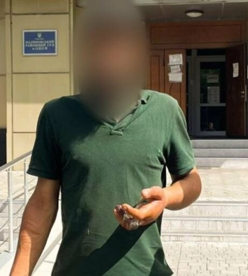 Двоє мешканців Дніпра торгували в Одесі гранатами