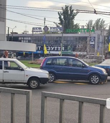 В центре Кривого Рога образовалась пробка из-за ДТП
