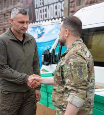Ще тисяча FPV-дронів: Кличко передав військовим чергову партію допомоги від Києва. Фото