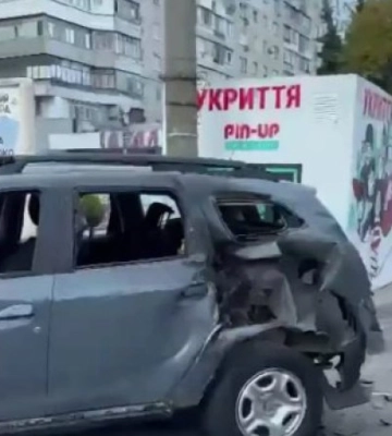 росіяни скинули вибухівку з дрона на авто Херсонської МВА