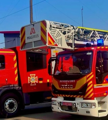 Волинські рятувальники отримали два нових спецавтомобілі для боротьби з пожежами