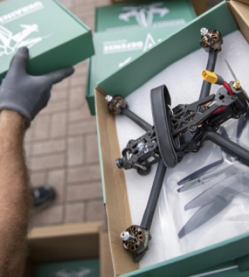 Київ передав штурмовій бригаді тисячу FPV-дронів