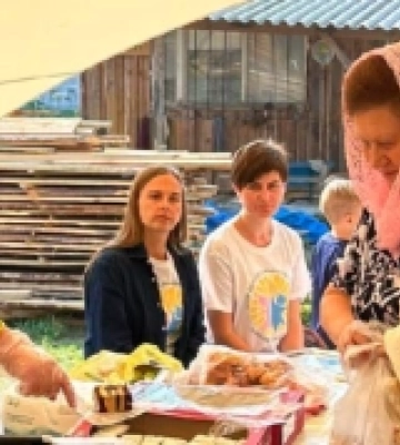 На території храму у Вараші ярмаркували задля Перемоги