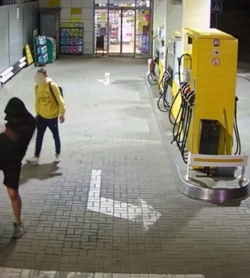 У Києві повідомили про підозру молодикам, який вчинили зухвалий напад на працівника АЗС
