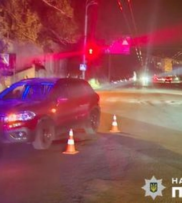 У Полтаві легковик збив дівчину на пішохідному переході