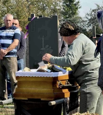 Трагічно загинув у ДТП: на Волині попрощалися із військовослужбовцем Володимиром Цалаєм