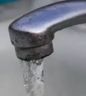 Забруднення Десни: кияни поскаржились на якість води, яка тече з кранів (відео)