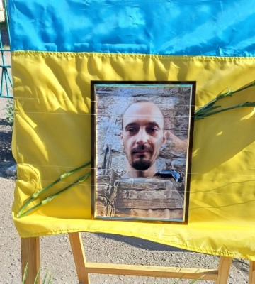 У Глухові попрощалися із захисником Миколою Овчинніковим
