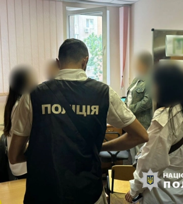 В Одесі посадовиця навчального закладу вимагала хабар від абітурієнта за вступ до морського вишу