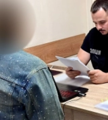 1500 доларів за вступ до морського вишу: в Одесі затримали посадовицю навчального закладу