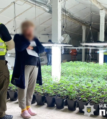 Мати, батько й син обладнали на Черкащині нарколабораторію, а продукцію продавали в столиці