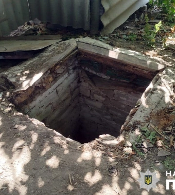 На Полтавщине обнаружили тело женщины в выгребной яме: предполагаемый убийца совершил самоубийство
