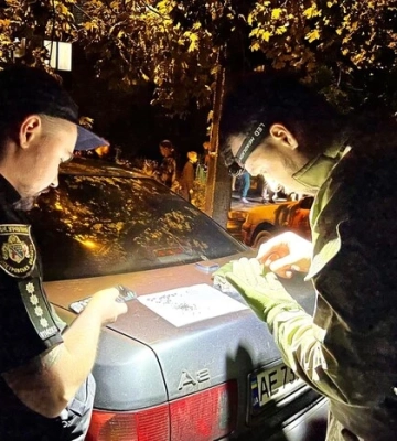 У Дніпрі чоловік кинув гранату під автівку (ВІДЕО)