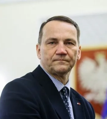 Сикорский объяснил свои слова о референдуме в Крыму: предложение прозвучало в рамках гипотетической дискуссии