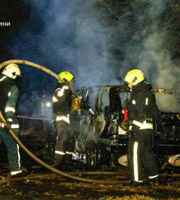 Пожежа в авто й загоряння сухої трави – ДСНС про наслідки ударів по Харкову