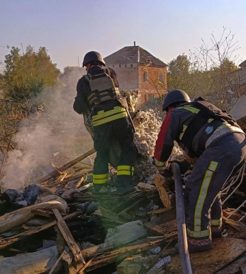 На Сумщині ліквідували пожежу в медзакладі, спричинену російським безпілотником