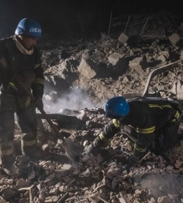 Ворог завдав ударів КАБами по багатоповерхівці у Харкові