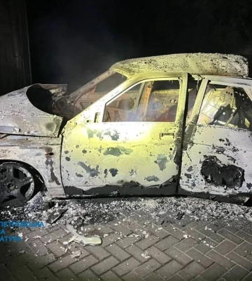 Ворог вдарив дроном-камікадзе по авто у Нікополі: загинули молода жінка та дитини