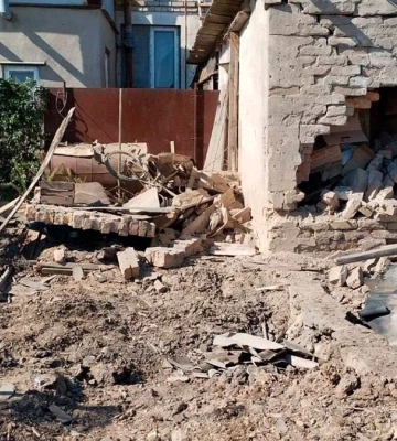 Війська РФ масовано обстрілювали Томину Балку на Херсонщині: пошкоджено будинки. ФОТОрепортаж