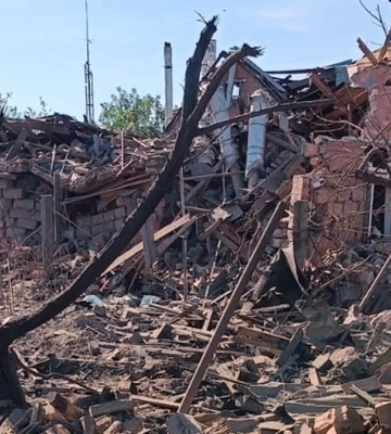 Удар по Славянску: россияне сбросили авиабомбу, пострадавших госпитализировали