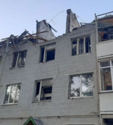 Атака "Шахедів" на Хмельницький: знищено дах багатоповерхівки. ВIДЕО