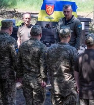 Столица выделит еще более полумиллиарда гривен на помощь армии - Кличко