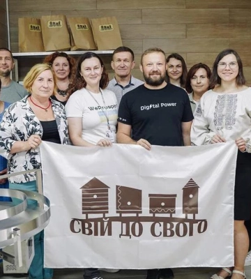 На Полтавщині пасічниці створили цех, де готують крем-мед