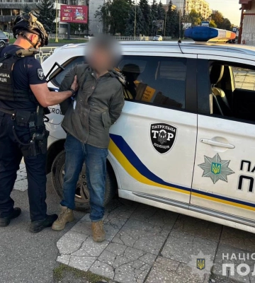 П&#039;яний 24-річний ужгородець кинув з балкону багатоповерхівки гранату Ф-1, одного перехожого контужено (ФОТО)