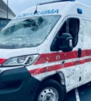На Херсонщині росіяни атакували автівку« швидкої» з безпілотника