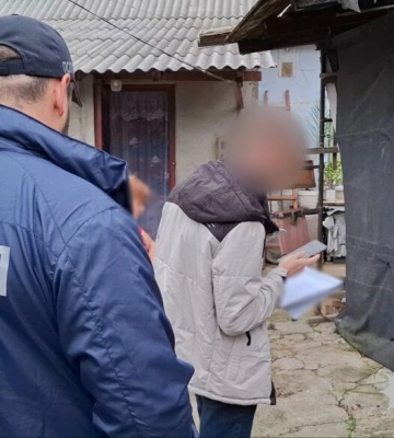 У Білгороді-Дністровському зловмисник декілька разів вдарив підлітка по голові та пограбував