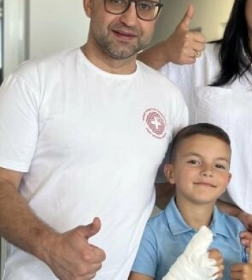 Львівські хірурги врятували 7-річного хлопчика від втрати рухливості руки після складної операції