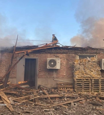 ДСНС опублікувала фото наслідків удару по підприємству в Олексієво-Дружківці