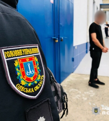 У Білгороді-Дністровському зловмисник декілька разів вдарив підлітка по голові та пограбував
