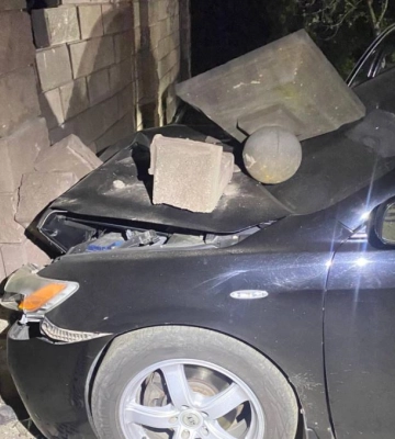 У Луцьку п’яний водій Toyota влетів у паркан