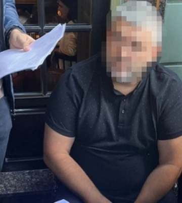 Чиновник Мін’юсту за хабарі дозволяв підприємцям використовувати ув’язнених на виробництві