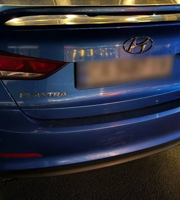 У центрі Черкас нетверезий водій в’їхав у припарковане авто і намагався втекти (ФОТО)